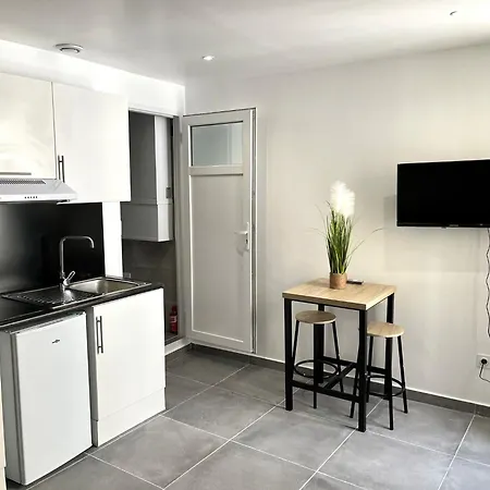 1 Studio Cosy Avec Wifi Meulan En Y Exterior foto